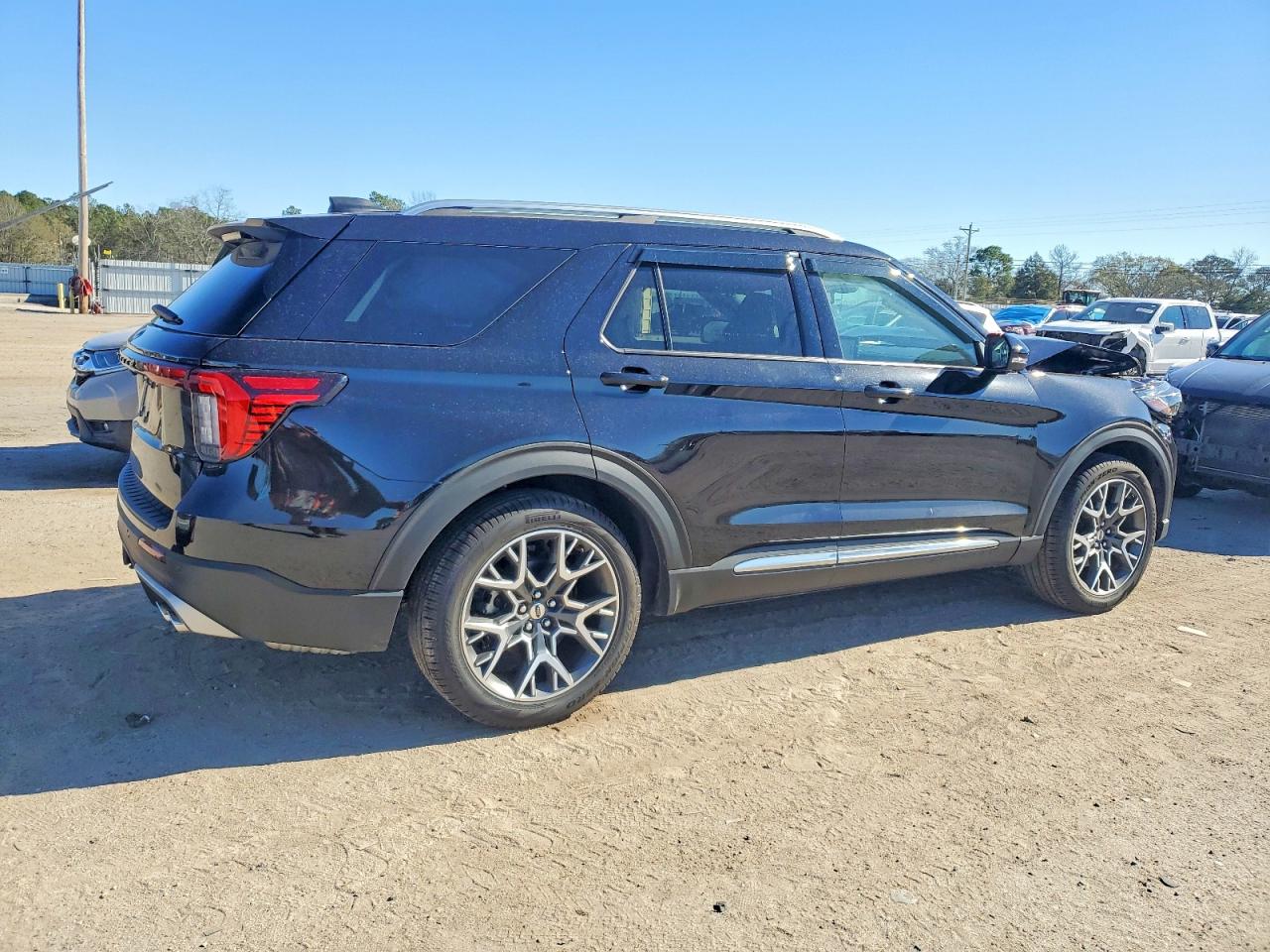 2025 FORD EXPLORER PLATINUM photo 3