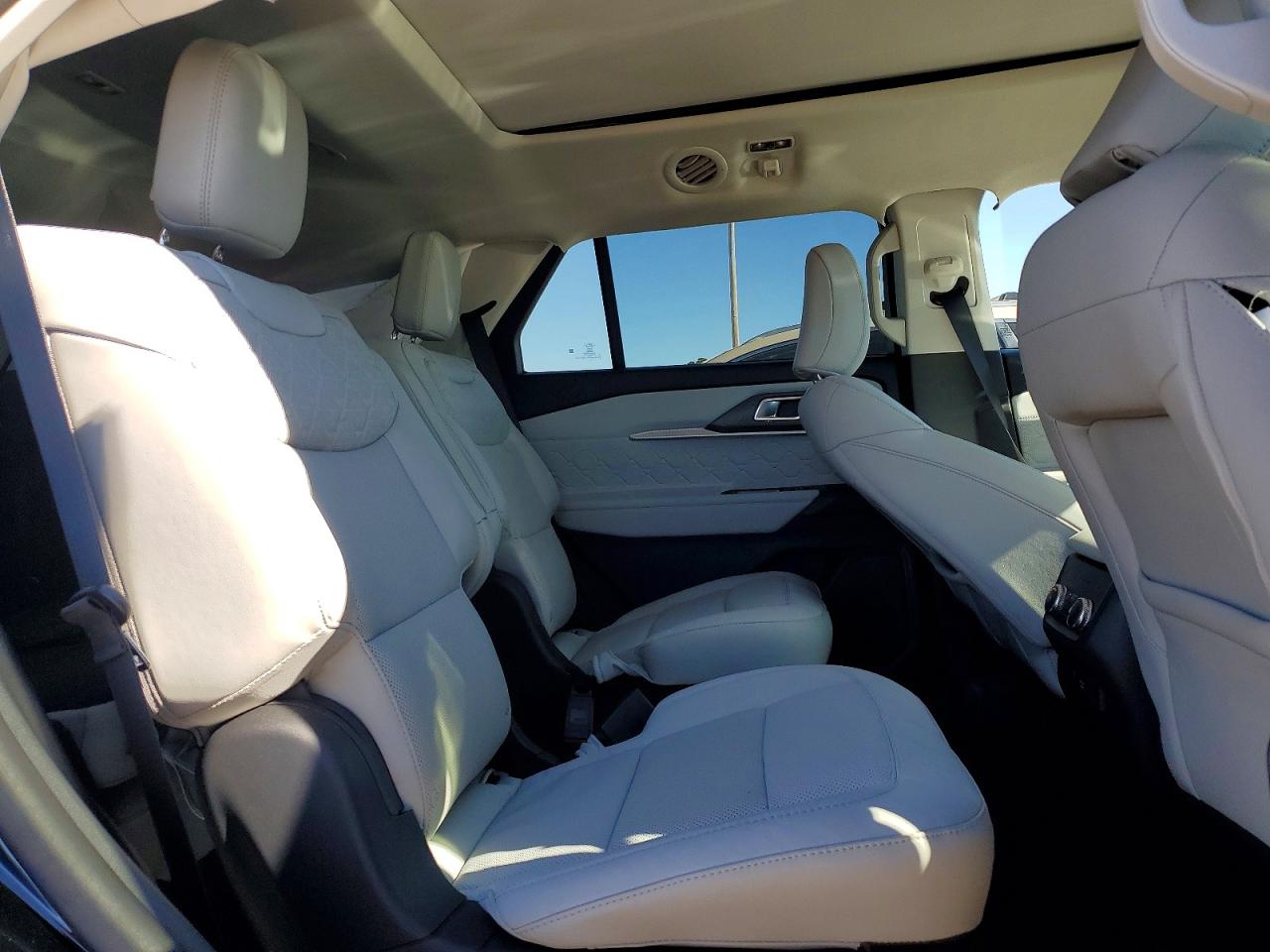 2025 FORD EXPLORER PLATINUM photo 11