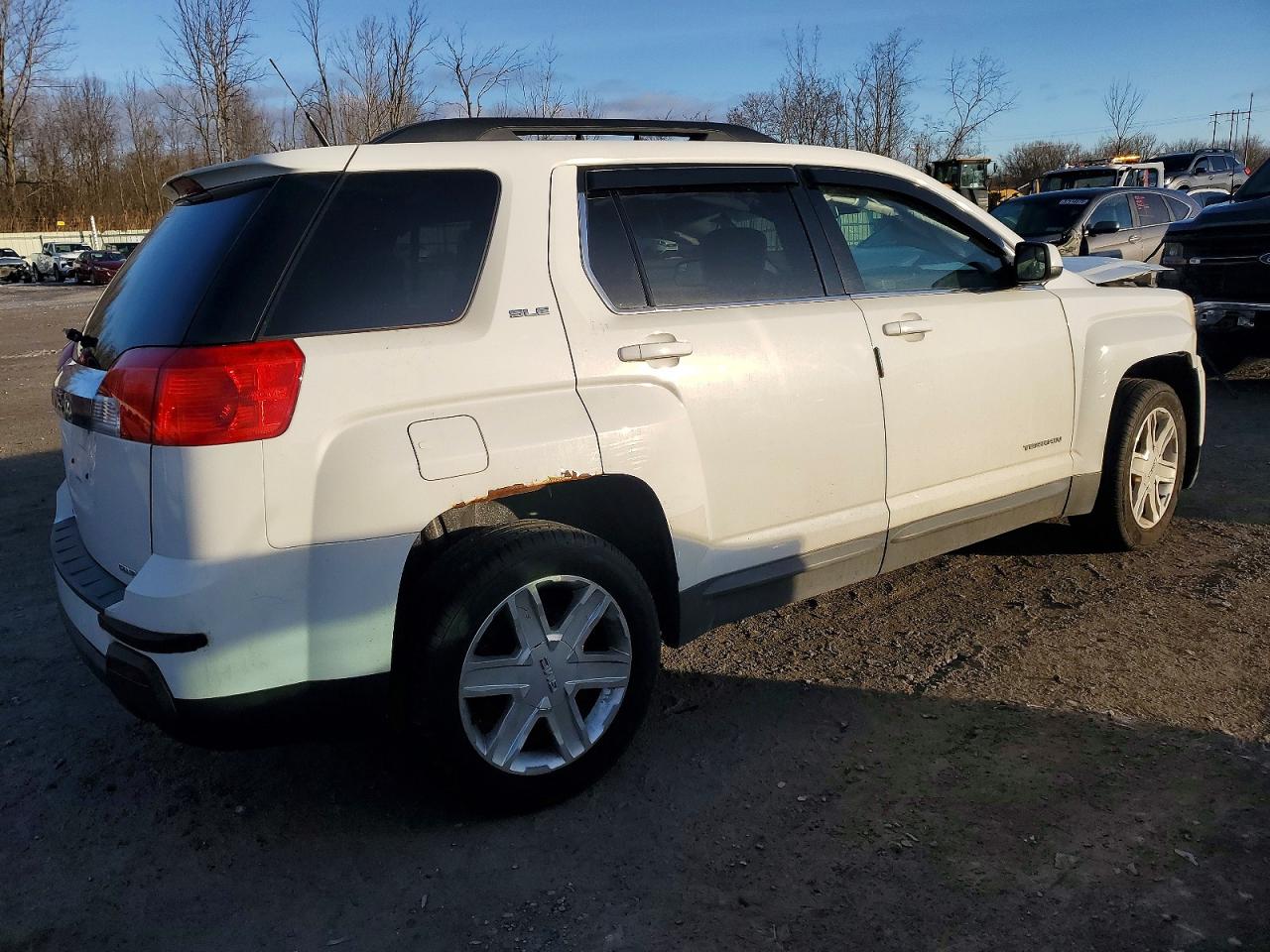 2012 GMC TERRAIN SLE photo 3