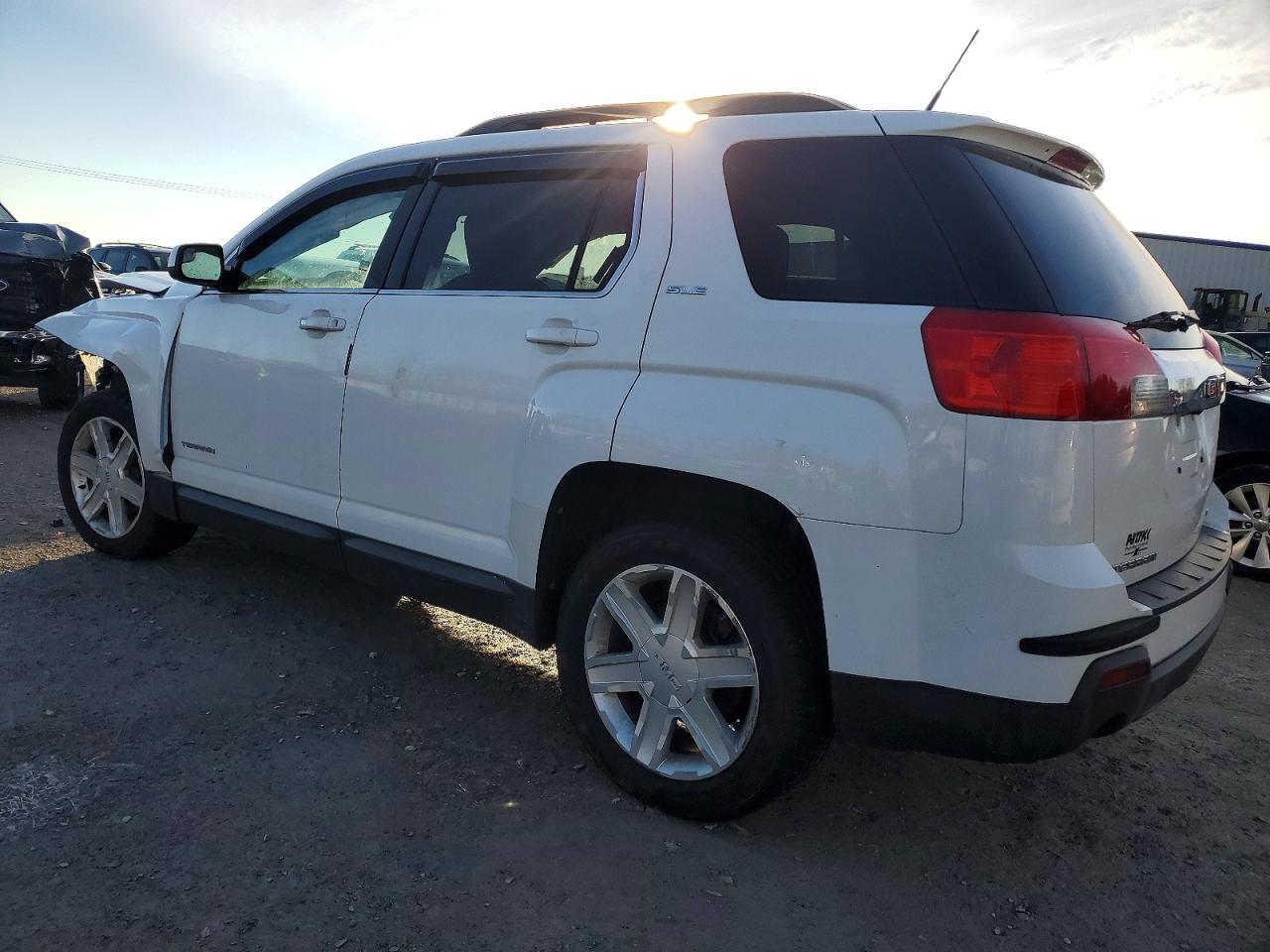 2012 GMC TERRAIN SLE photo 2