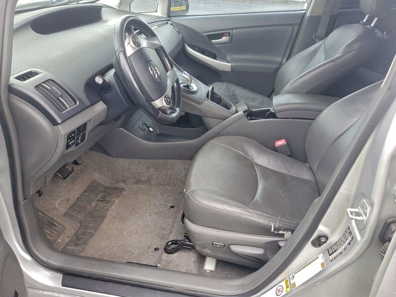 2010 TOYOTA PRIUS photo 13