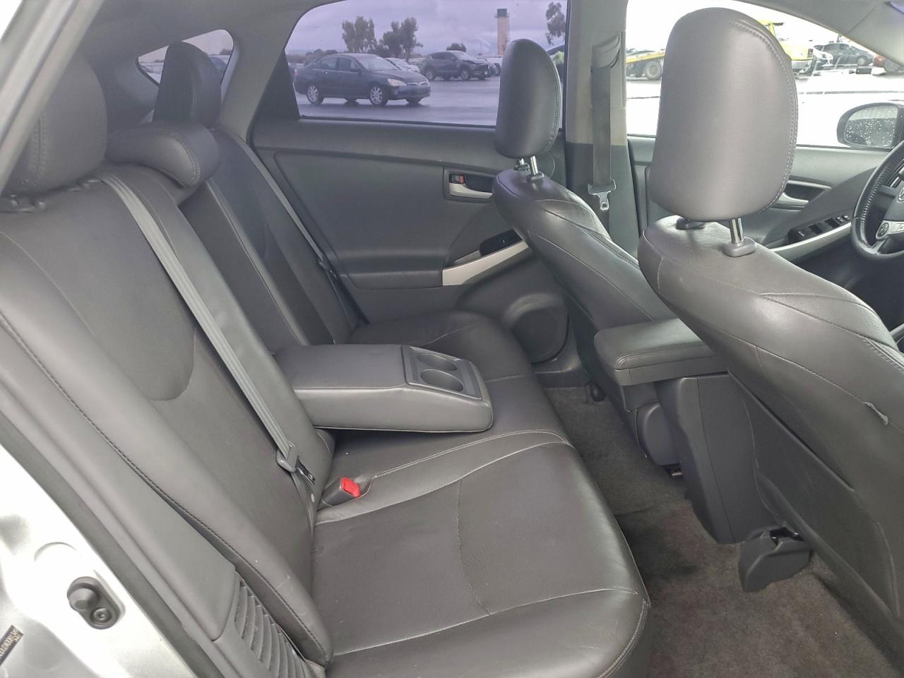 2010 TOYOTA PRIUS photo 19