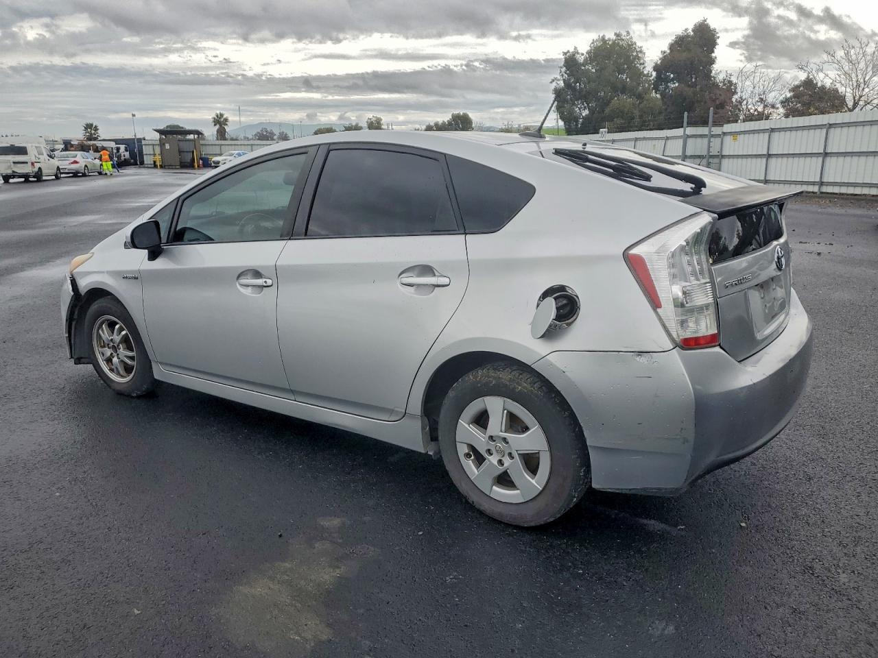 2010 TOYOTA PRIUS photo 3