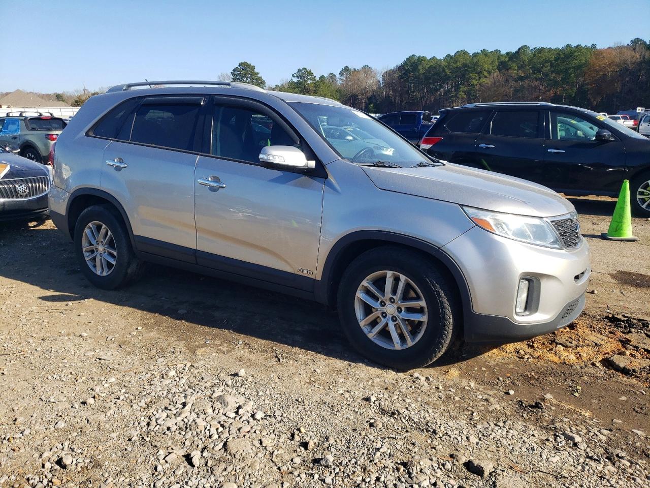 2015 KIA SORENTO LX photo 13