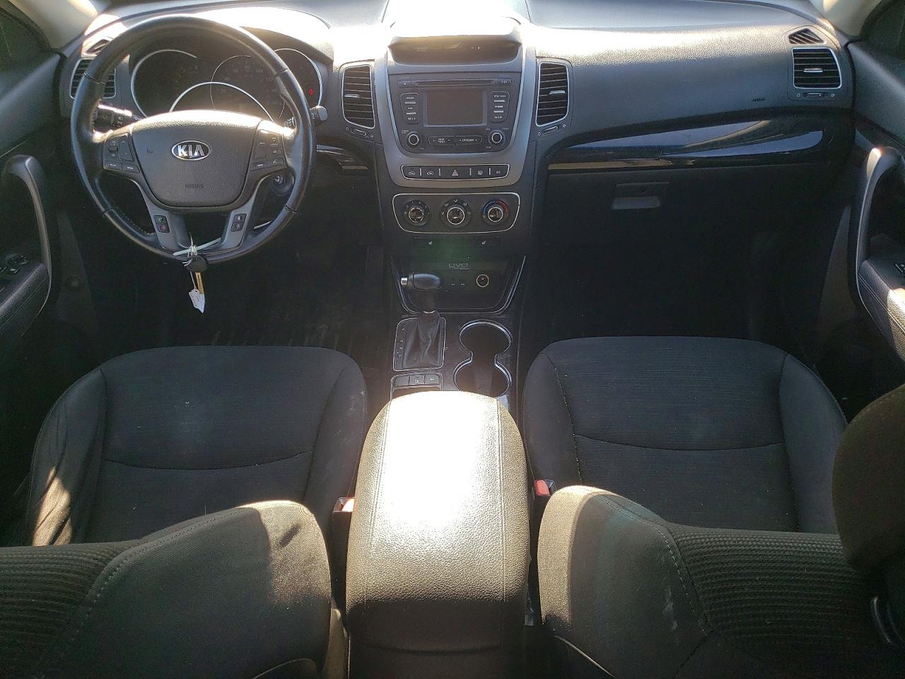 2015 KIA SORENTO LX photo 29