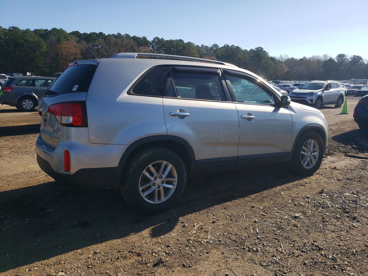 2015 KIA SORENTO LX photo 9