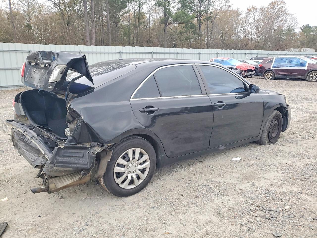 2010 TOYOTA CAMRY BASE photo 3