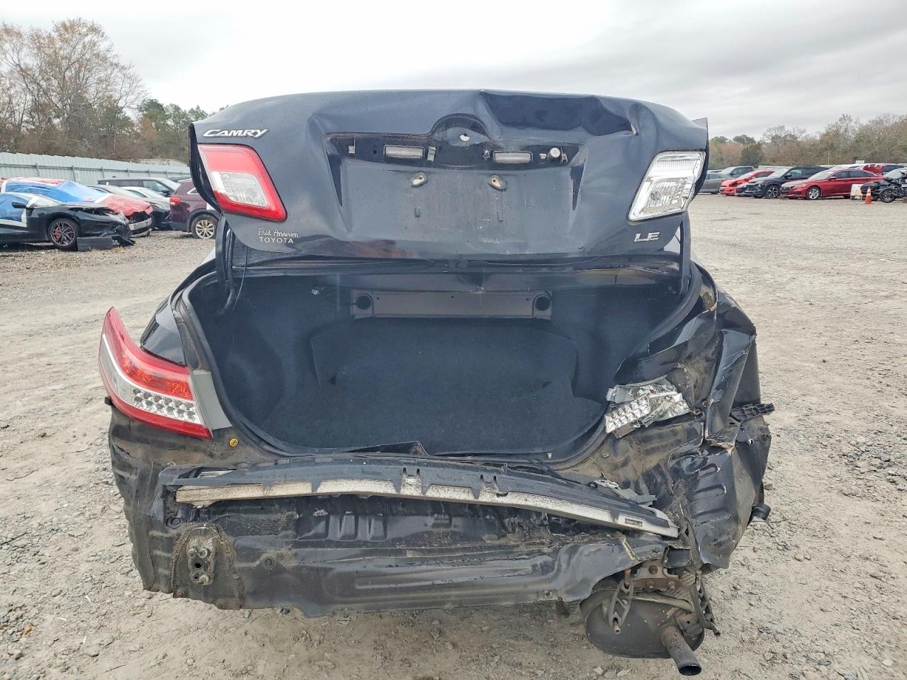 2010 TOYOTA CAMRY BASE photo 6
