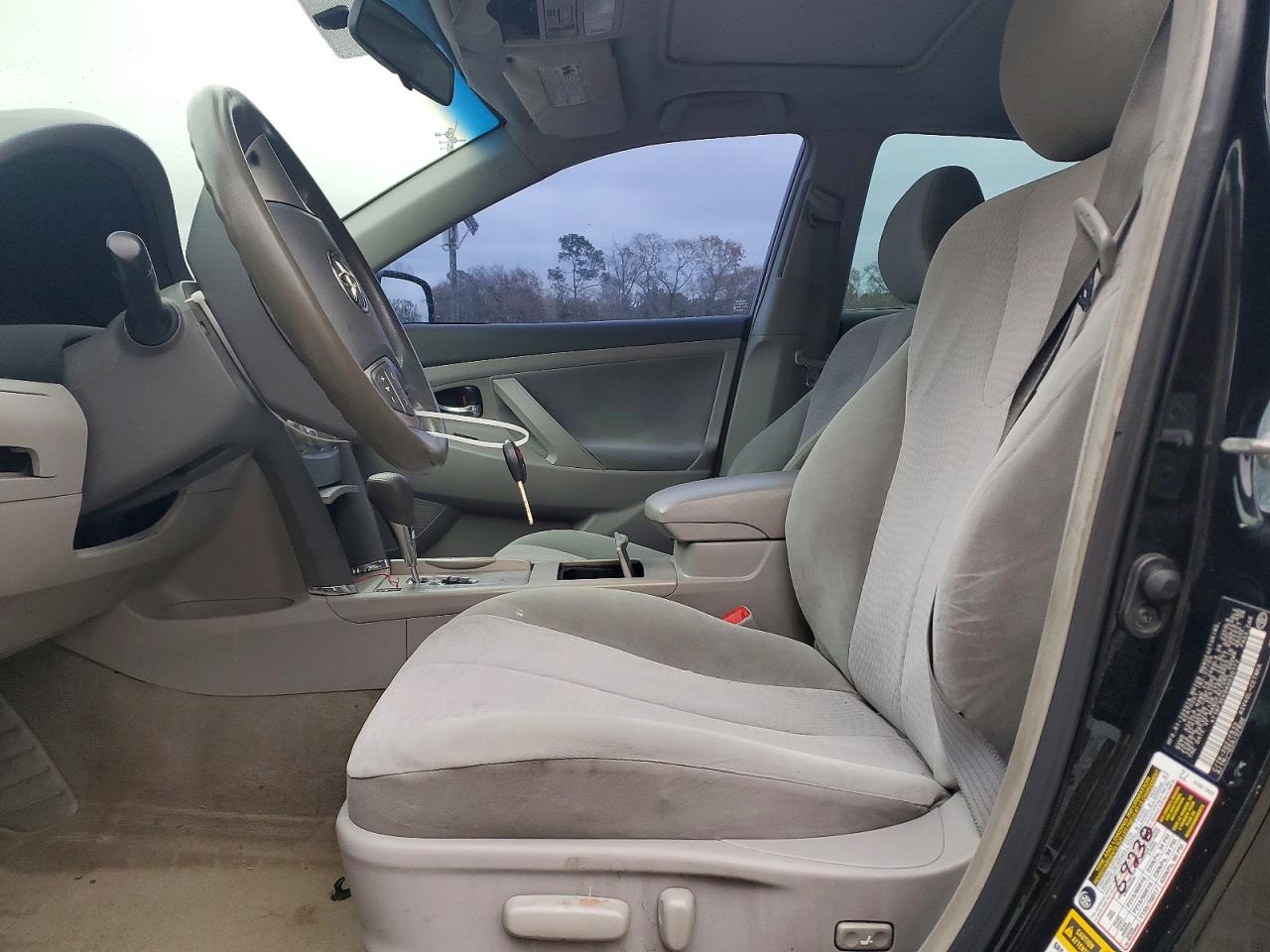 2010 TOYOTA CAMRY BASE photo 7