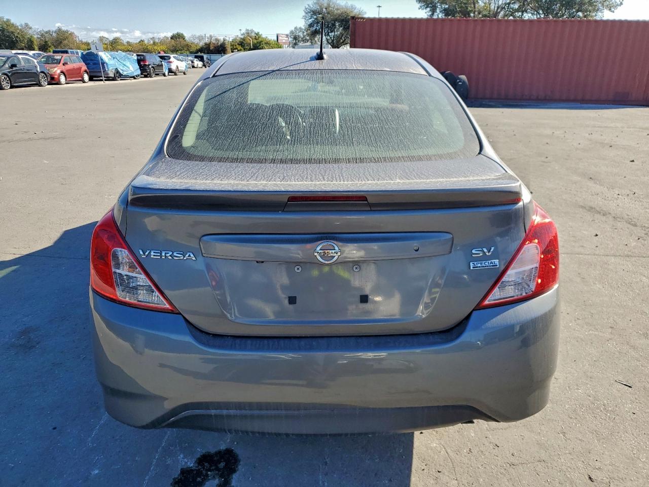 2018 NISSAN VERSA S photo 6