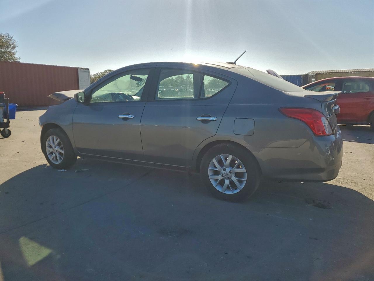 2018 NISSAN VERSA S photo 2