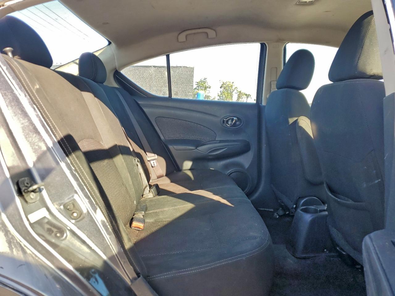 2018 NISSAN VERSA S photo 10