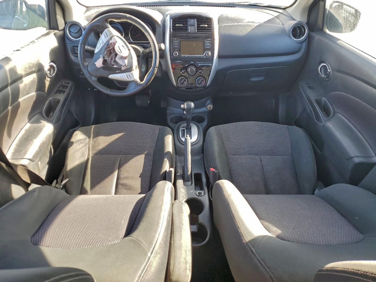 2018 NISSAN VERSA S photo 8