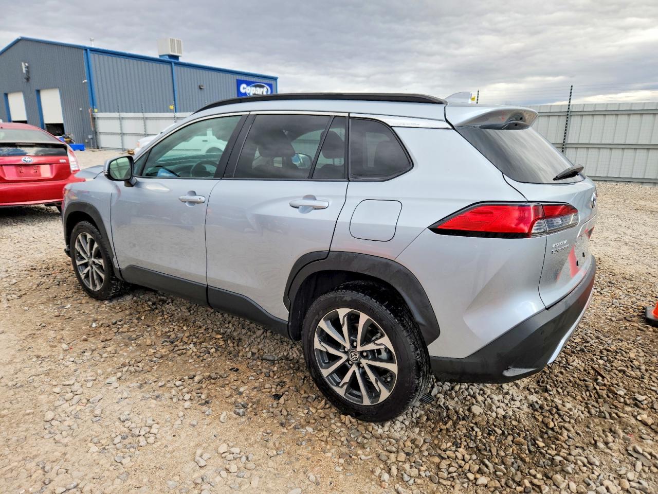 2023 TOYOTA COROLLA CROSS XLE photo 2