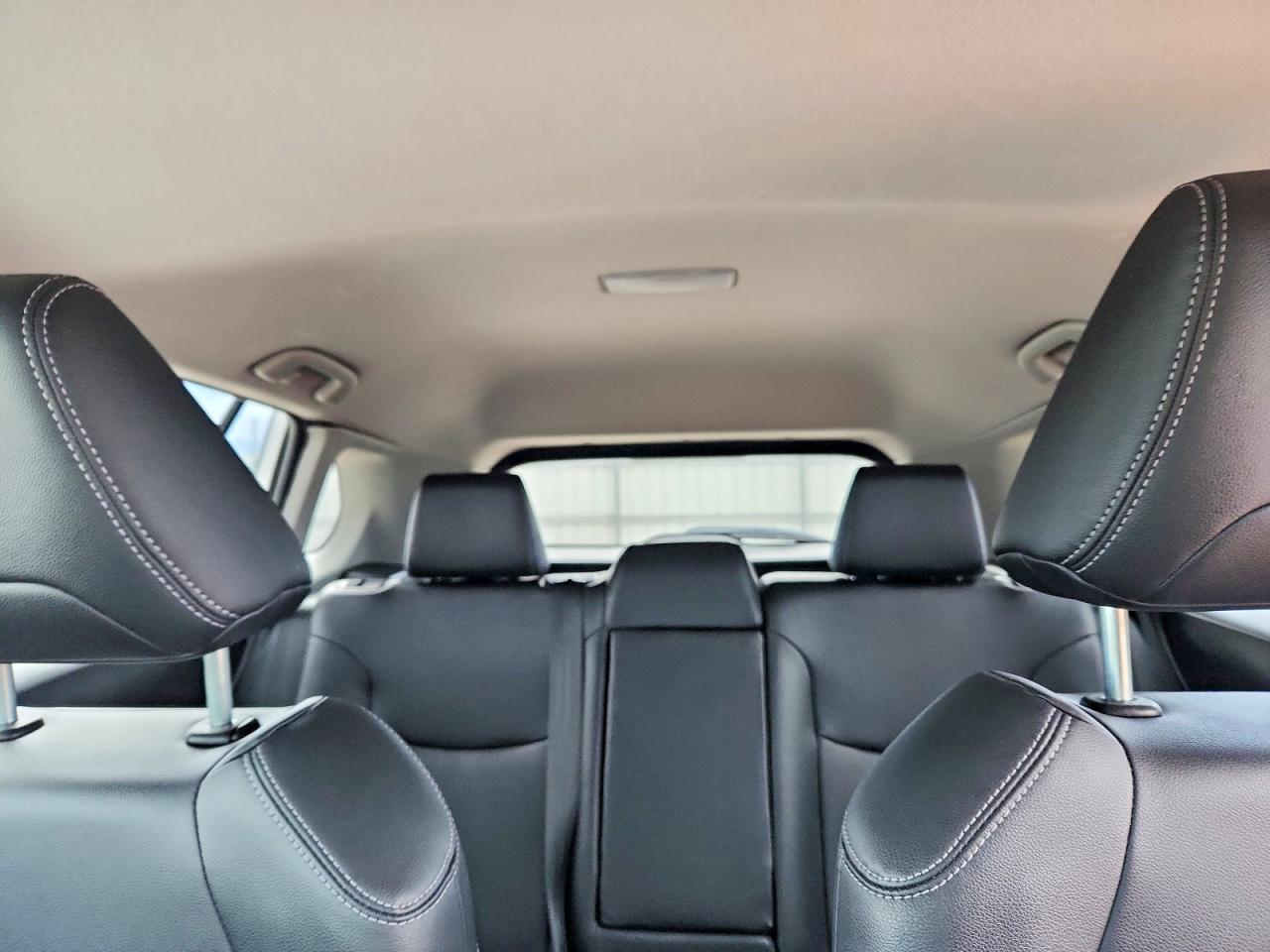 2023 TOYOTA COROLLA CROSS XLE photo 10
