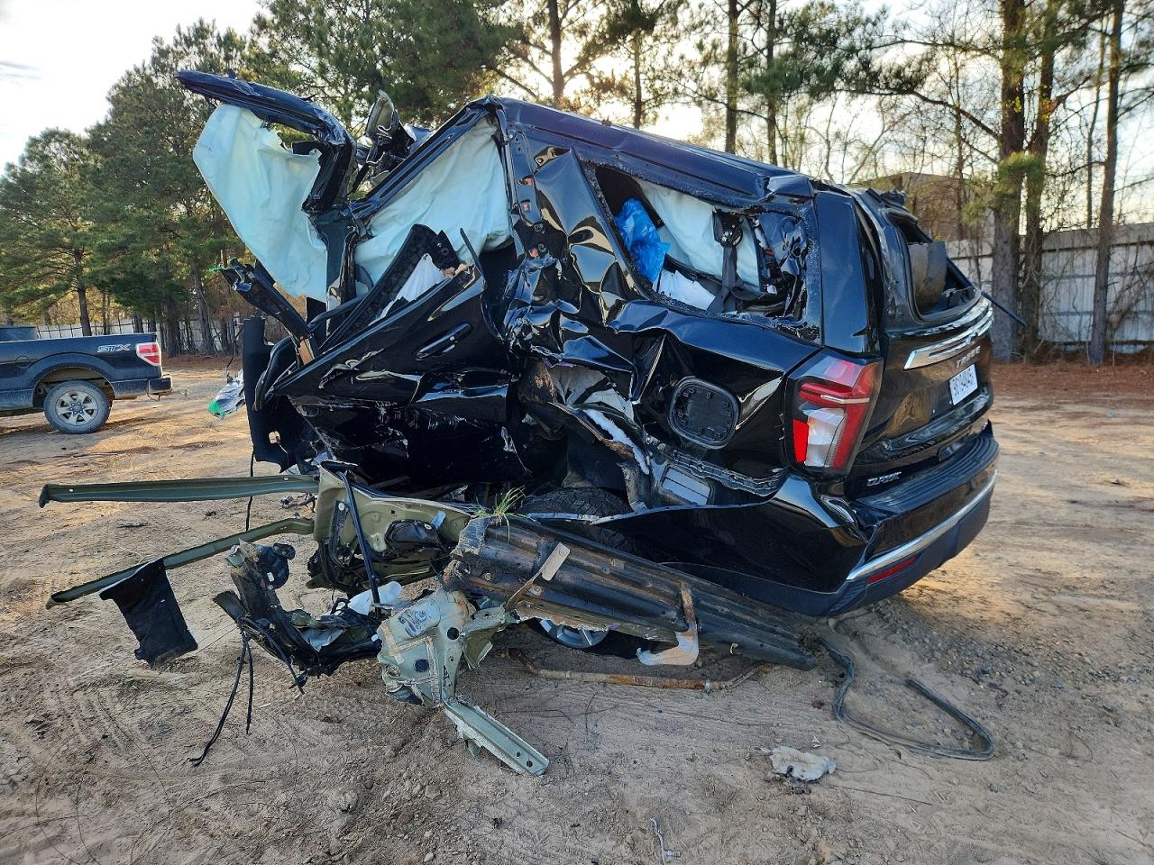 2021 CHEVROLET TAHOE C1500 LT photo 2