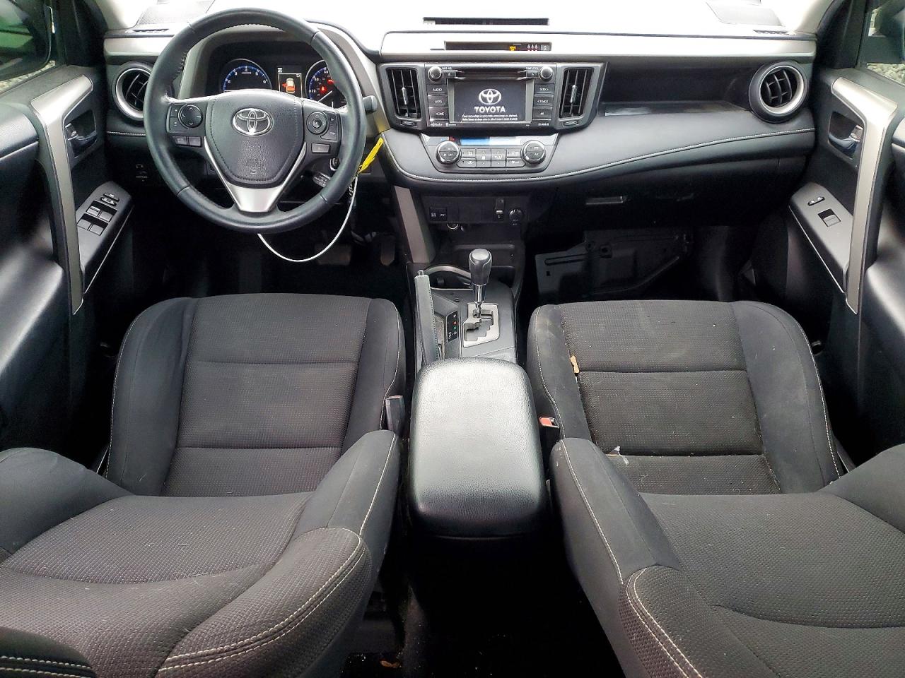 2017 TOYOTA RAV4 XLE photo 8
