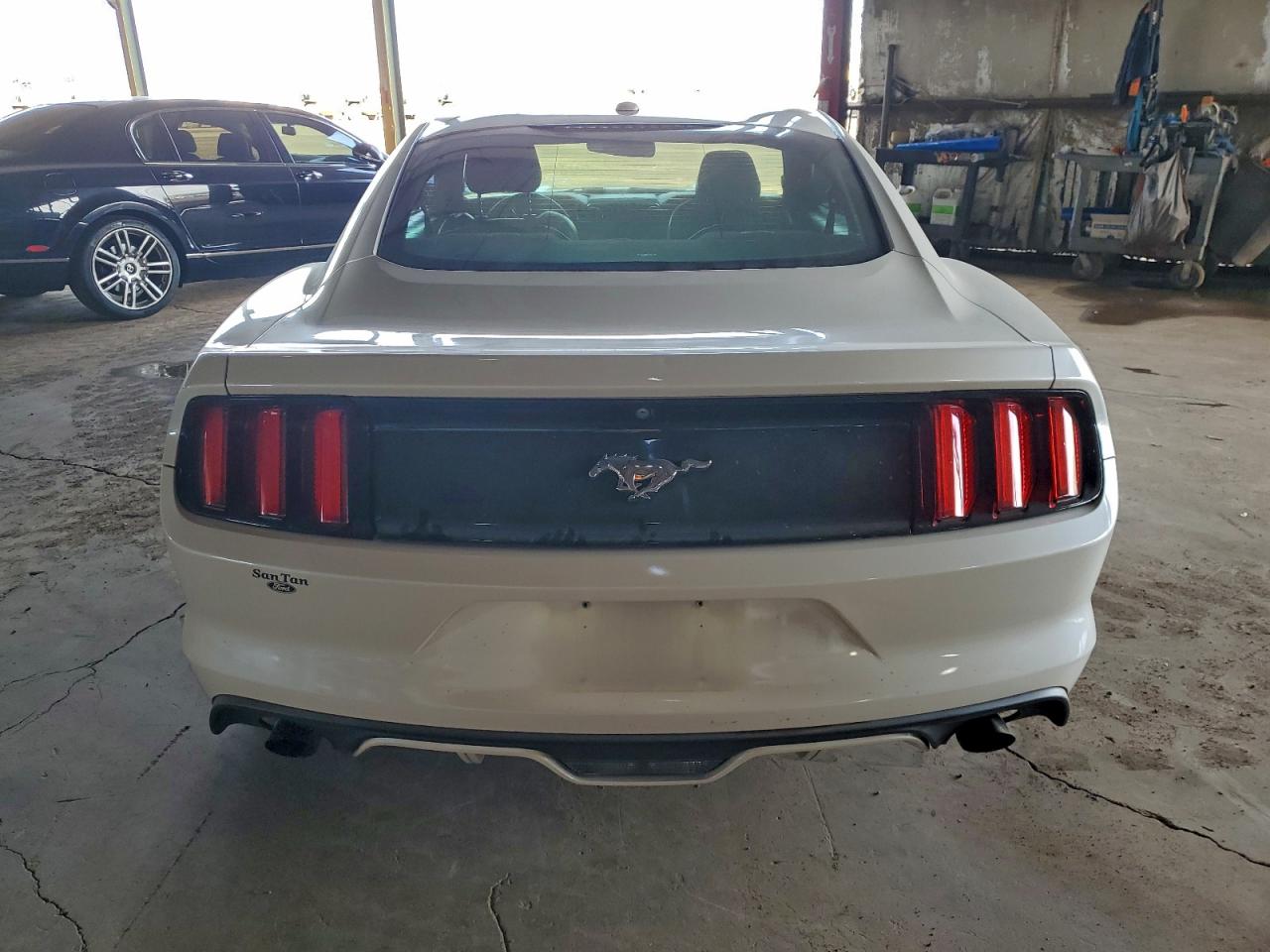 2017 FORD MUSTANG photo 6