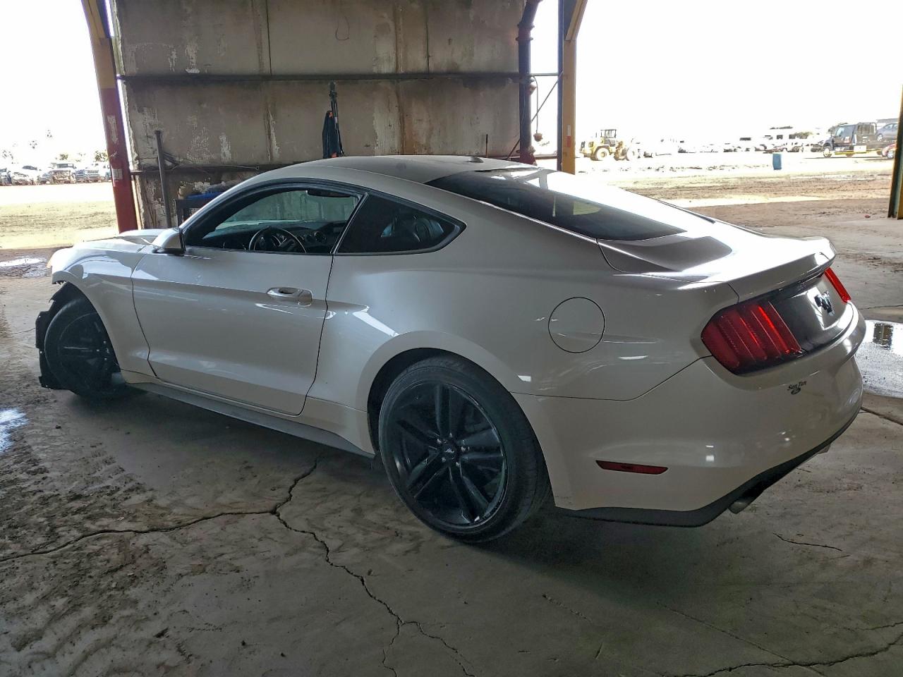 2017 FORD MUSTANG photo 2