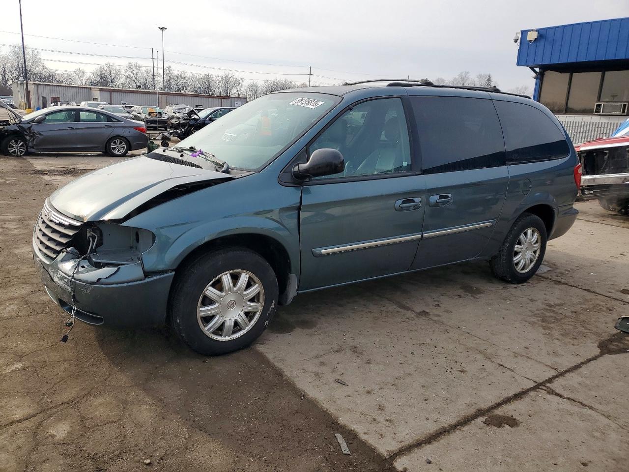 2005 CHRYSLER TOWN & COUNTRY