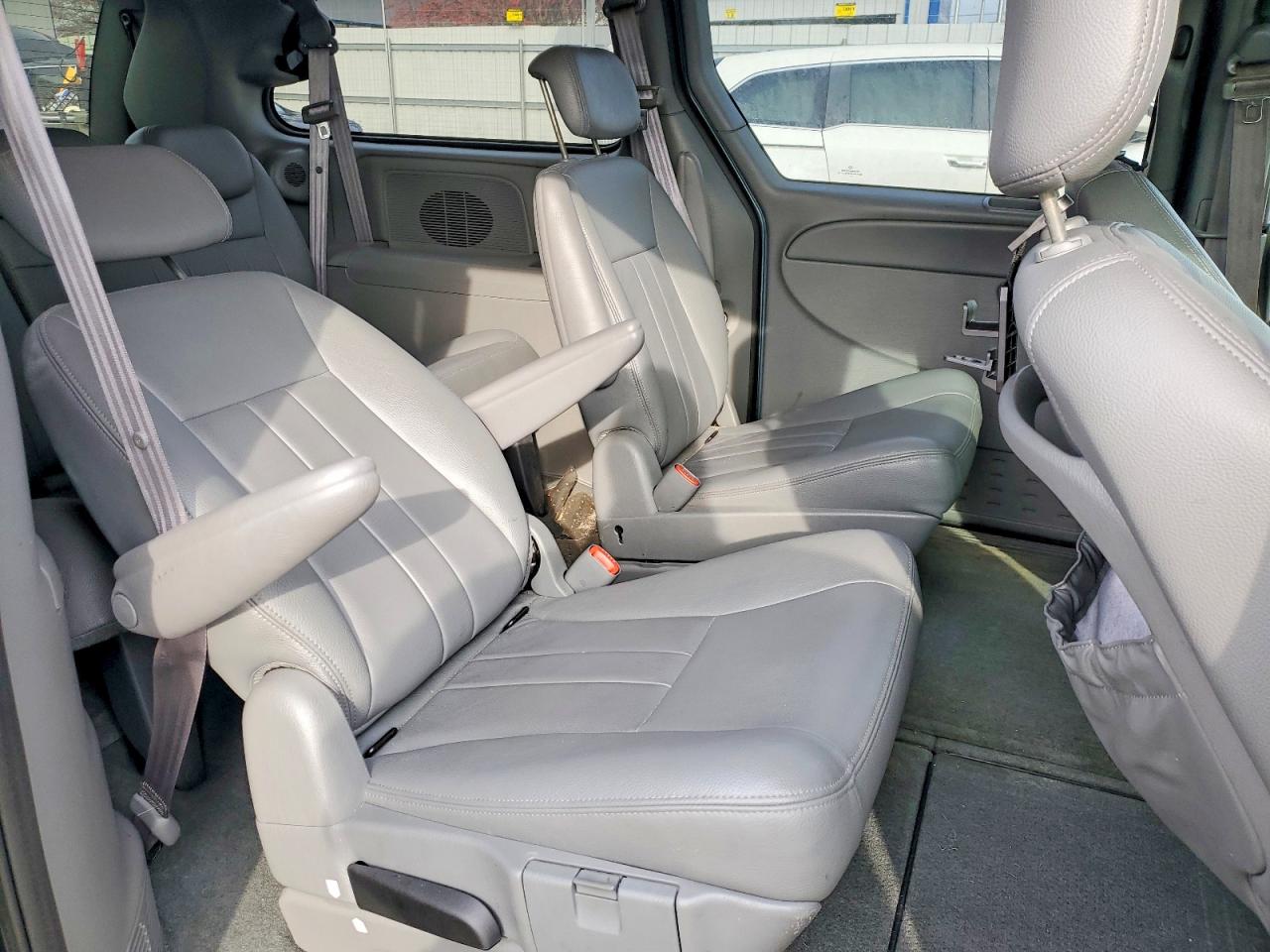 2005 CHRYSLER TOWN & COUNTRY TOURING photo 11