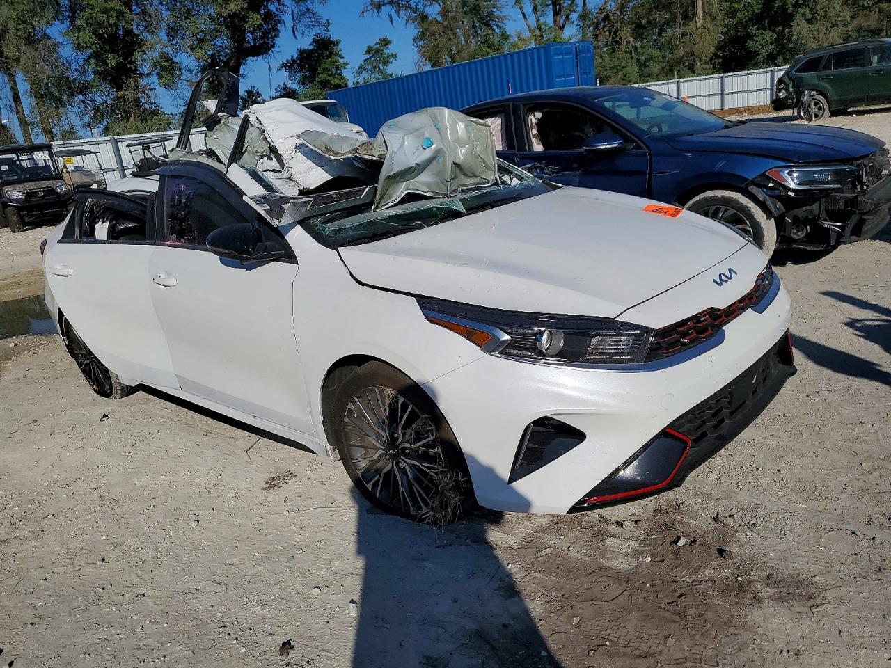 2024 KIA FORTE GT LINE photo 4