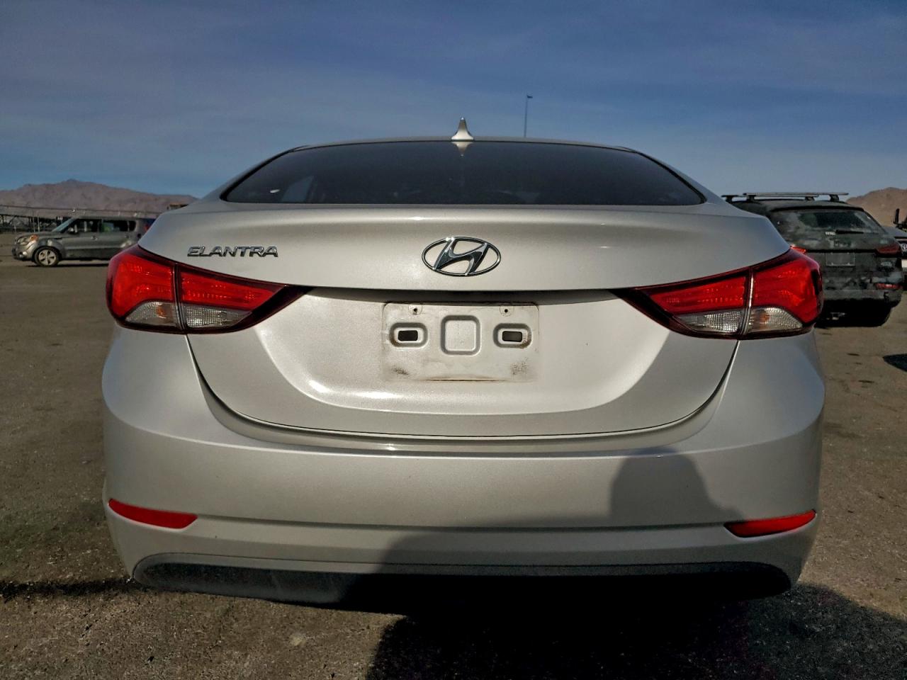 2015 HYUNDAI ELANTRA SE photo 6