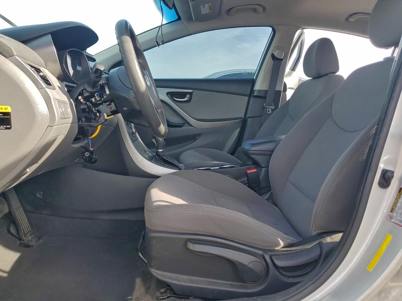 2015 HYUNDAI ELANTRA SE photo 7