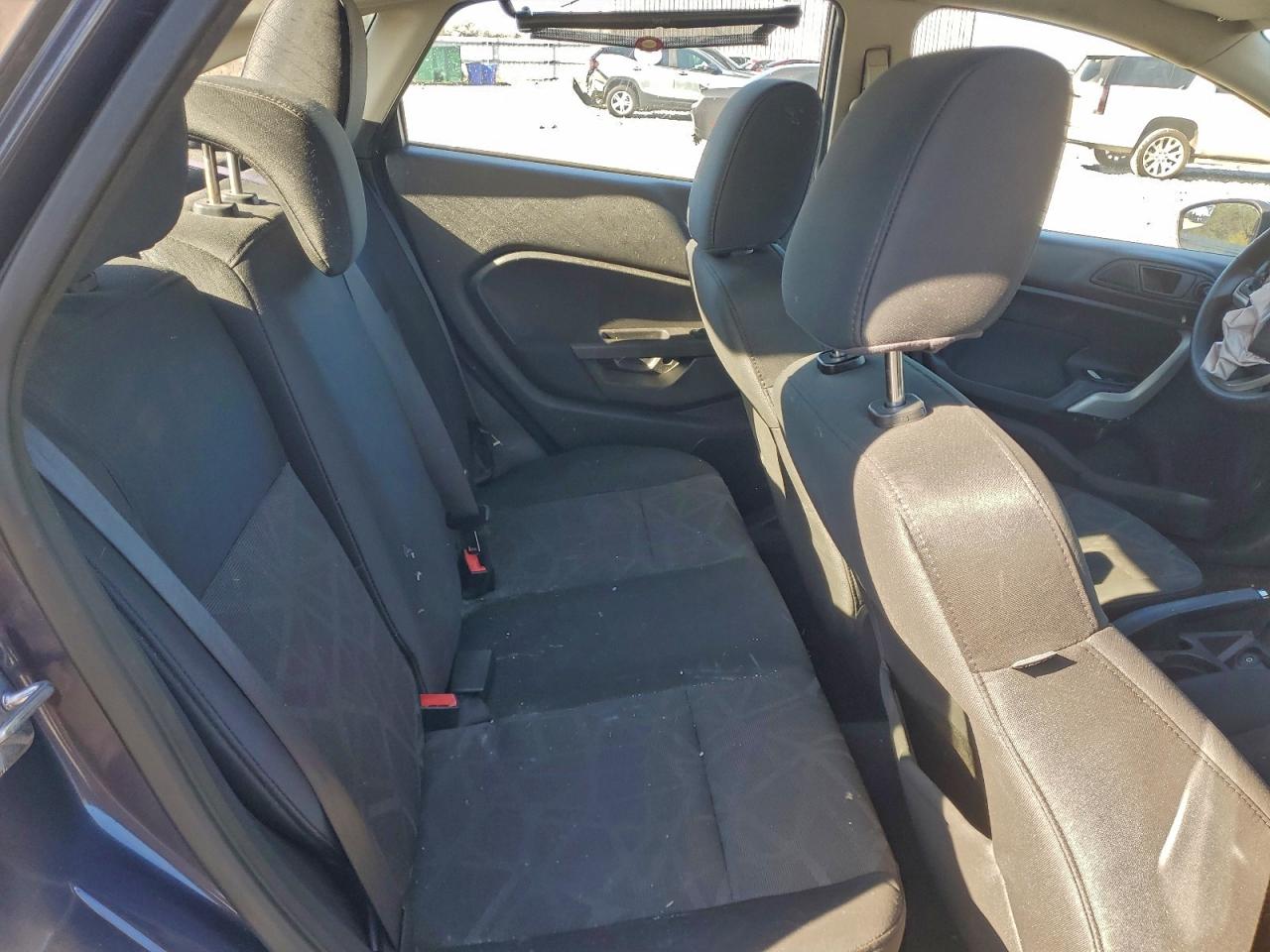 2012 FORD FIESTA SE photo 10
