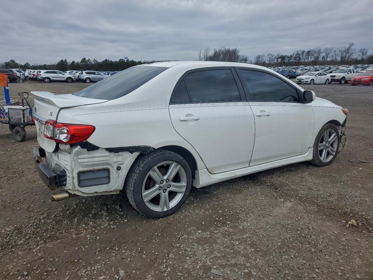 2013 TOYOTA COROLLA BASE photo 3