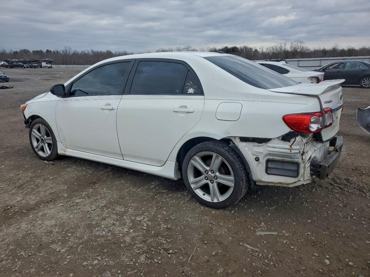 2013 TOYOTA COROLLA BASE photo 2