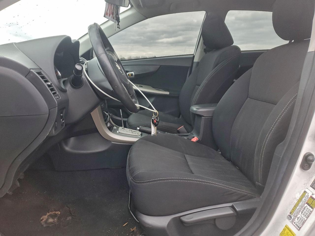 2013 TOYOTA COROLLA BASE photo 7