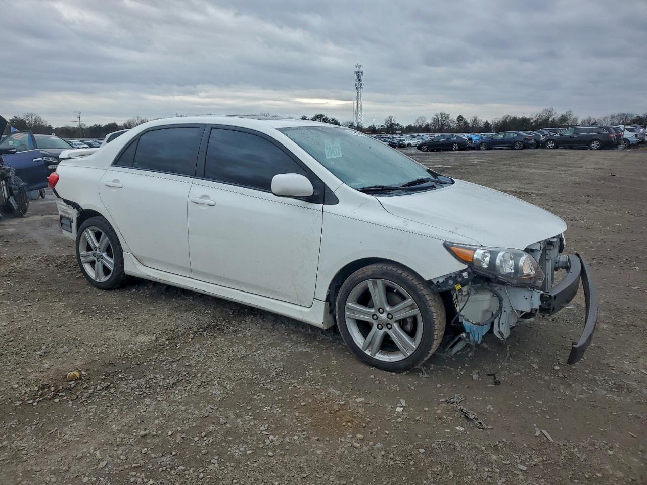 2013 TOYOTA COROLLA BASE photo 4