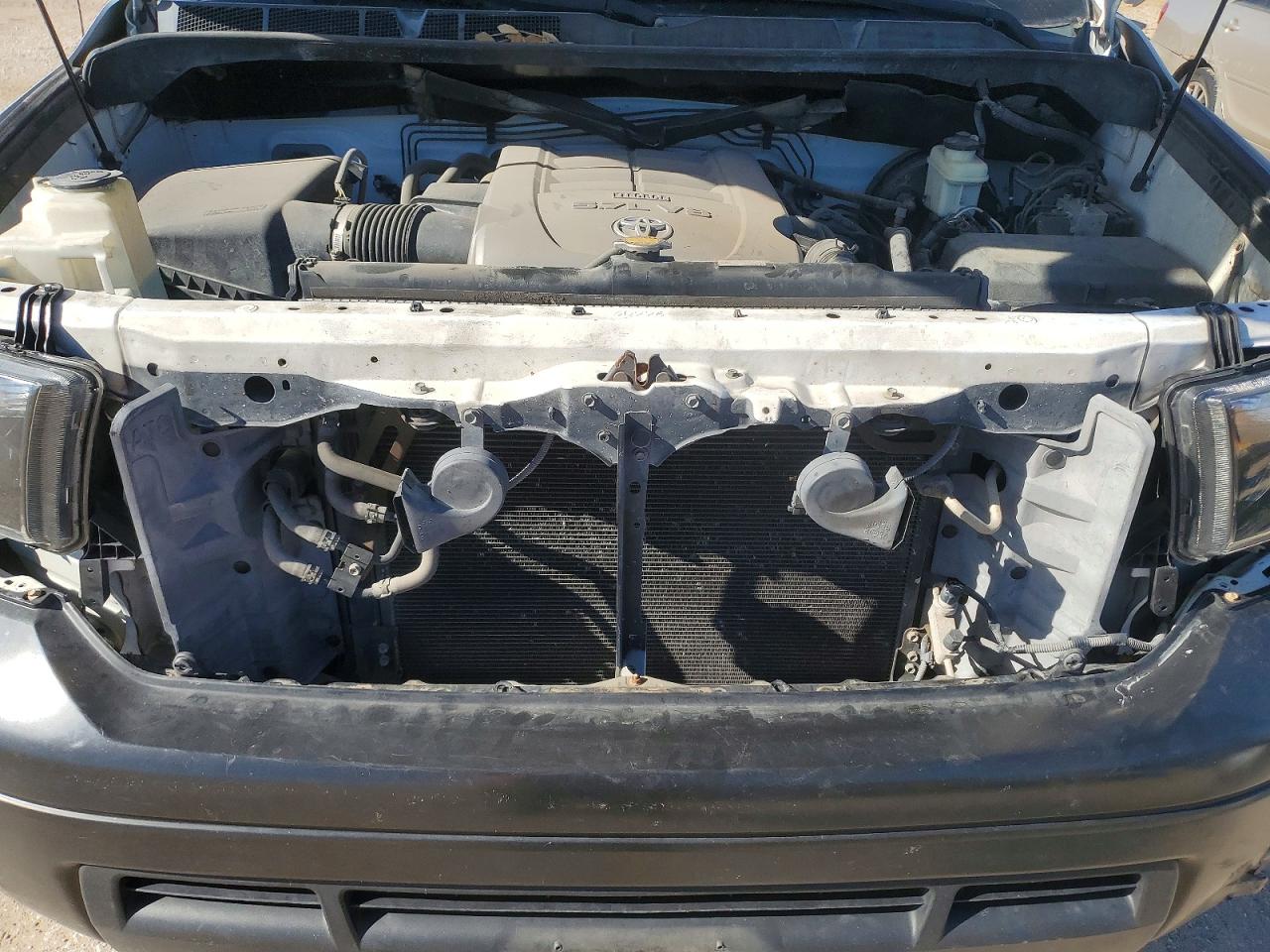 2010 TOYOTA TUNDRA CREWMAX SR5 photo 11