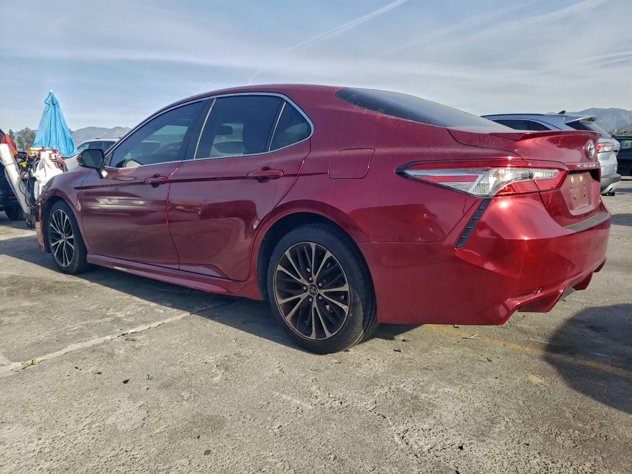 2018 TOYOTA CAMRY L photo 2