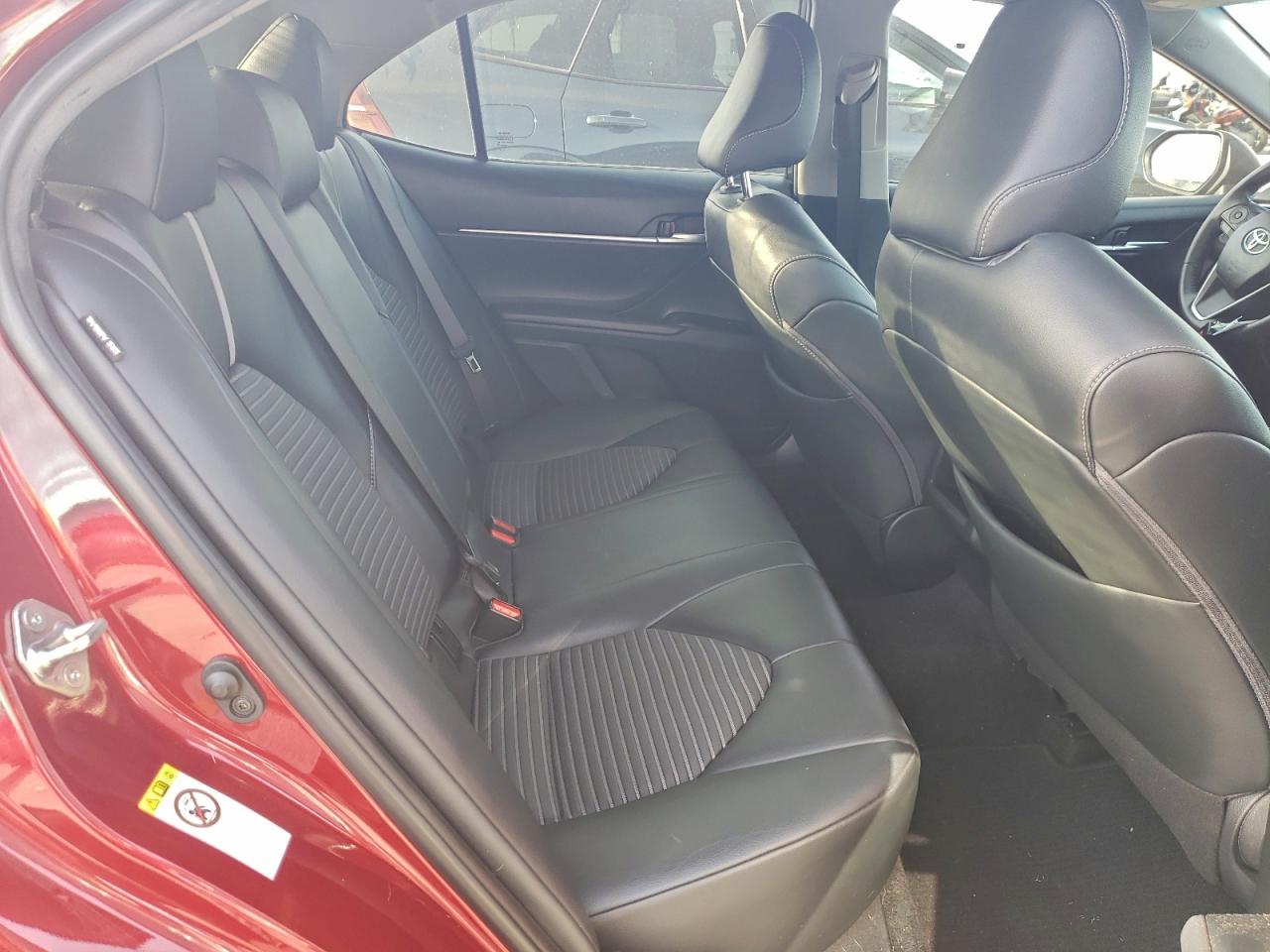 2018 TOYOTA CAMRY L photo 10