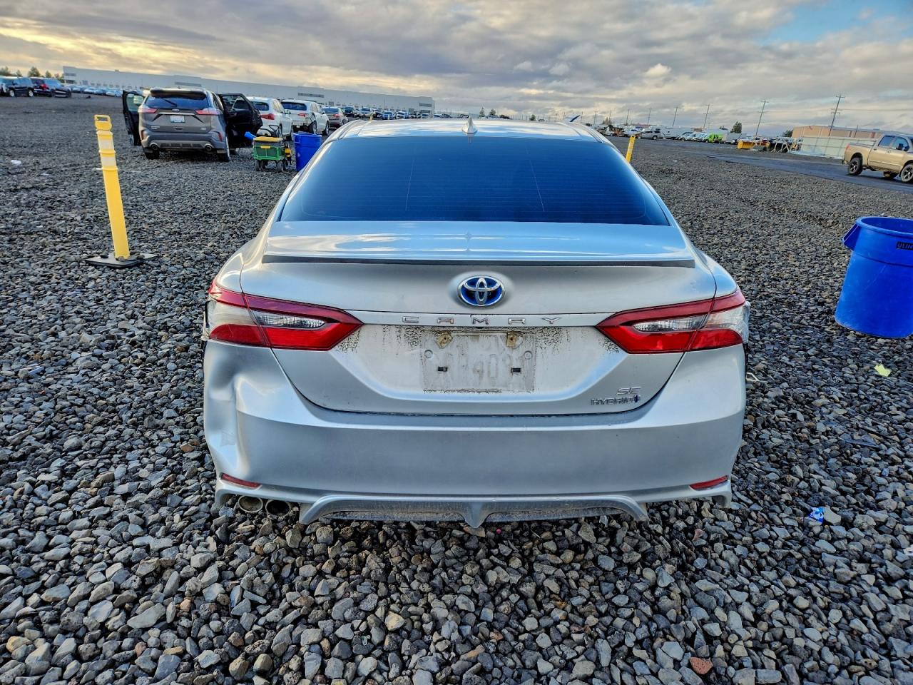 2021 TOYOTA CAMRY SE photo 6