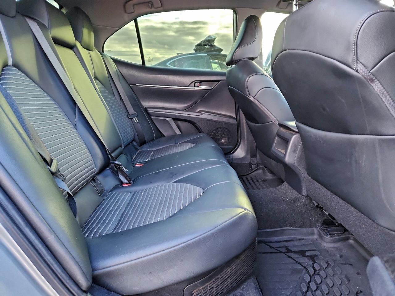 2021 TOYOTA CAMRY SE photo 10