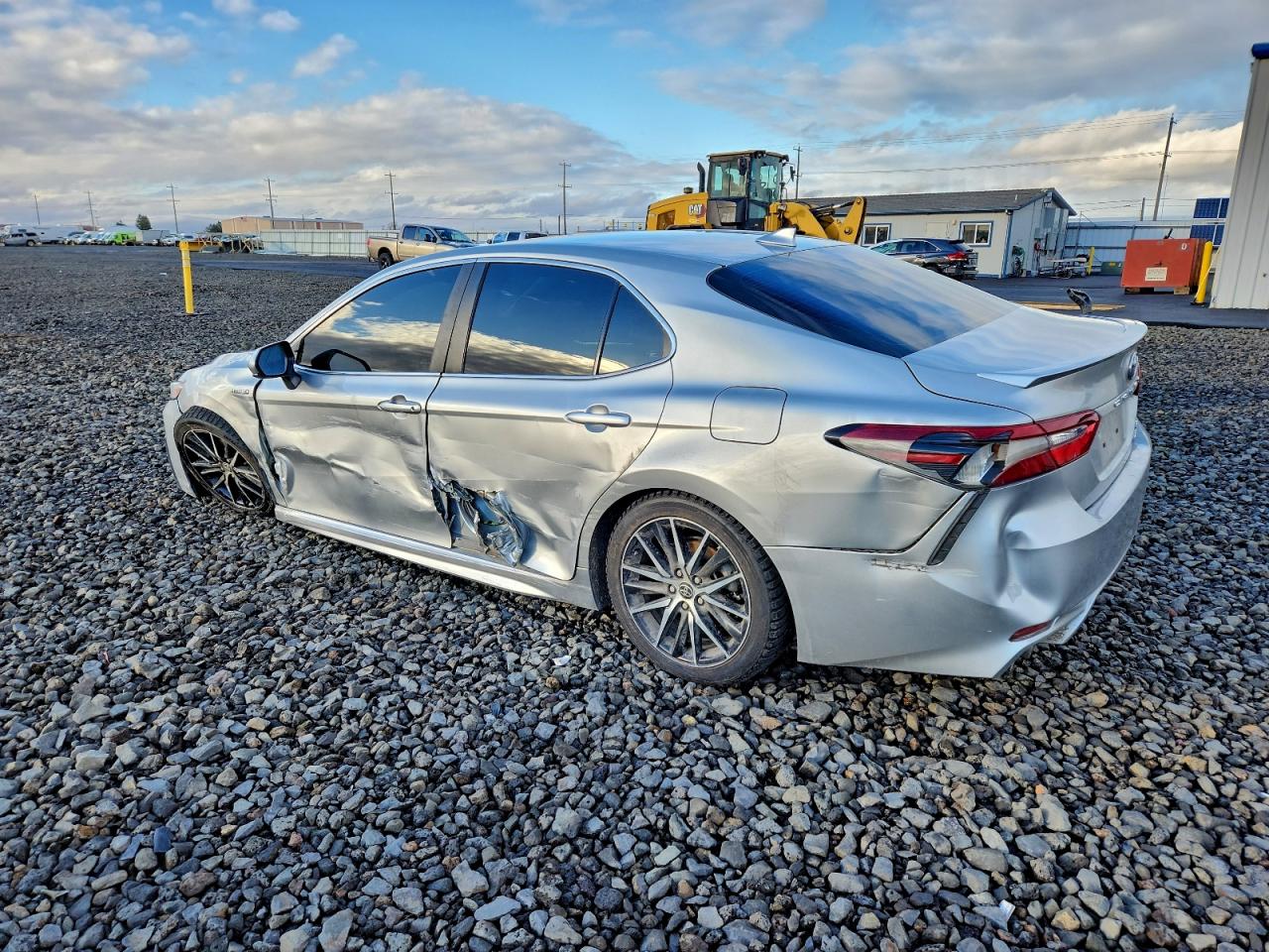 2021 TOYOTA CAMRY SE photo 2