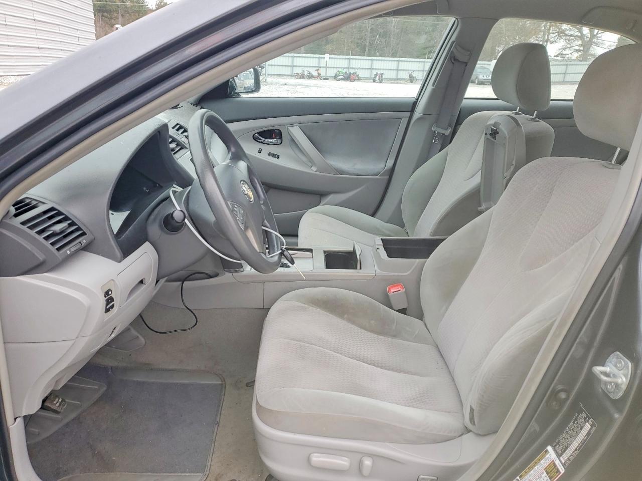 2010 TOYOTA CAMRY BASE photo 7