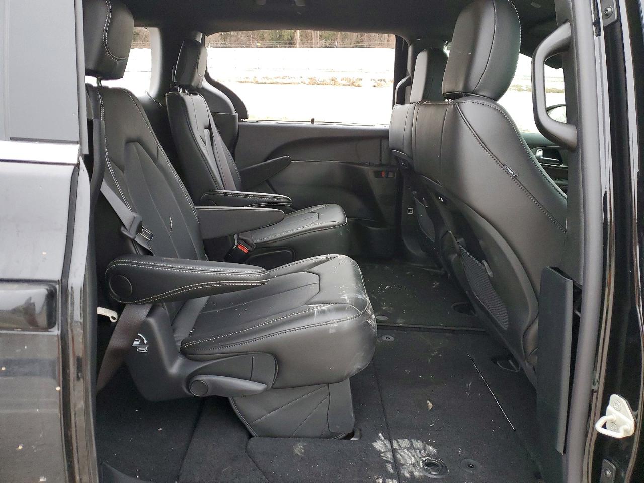 2026 CHRYSLER PACIFICA SELECT photo 21