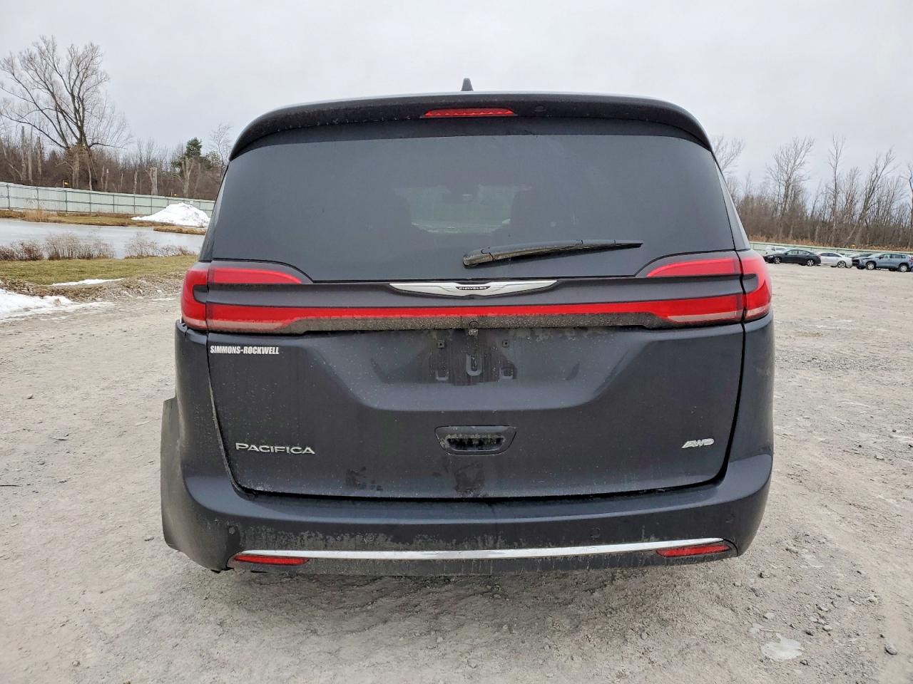 2026 CHRYSLER PACIFICA SELECT photo 11