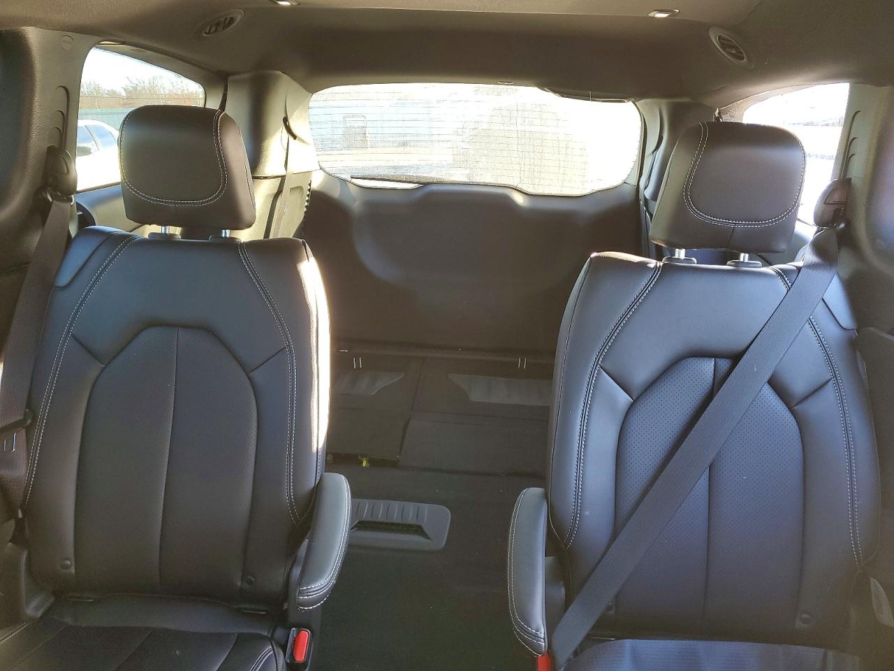 2026 CHRYSLER PACIFICA SELECT photo 19