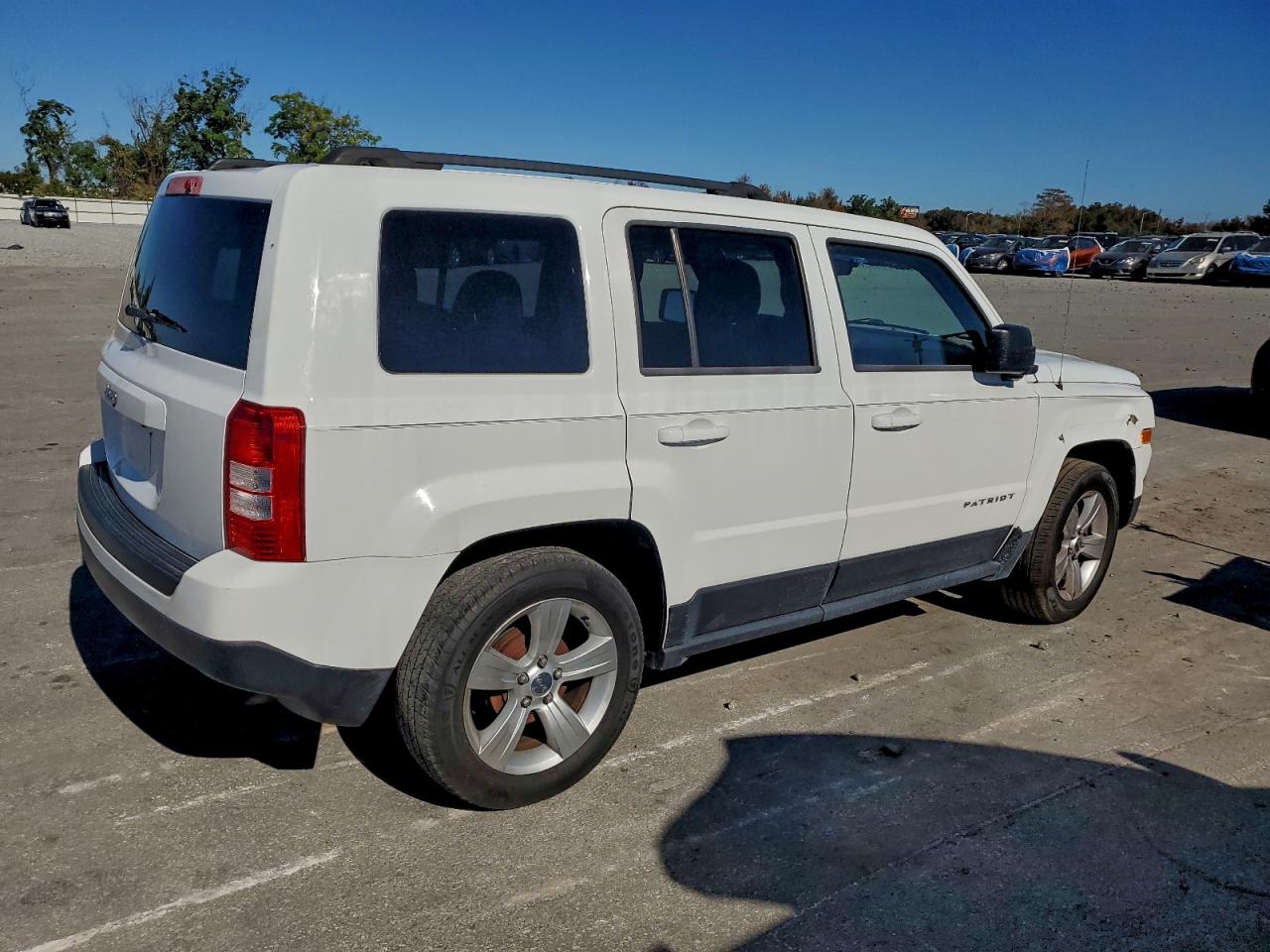 2015 JEEP PATRIOT LATITUDE photo 3