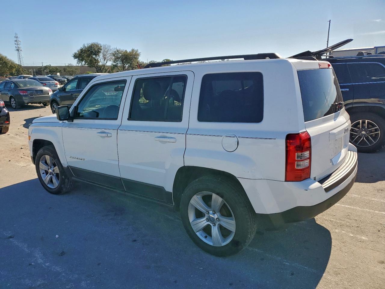 2015 JEEP PATRIOT LATITUDE photo 2