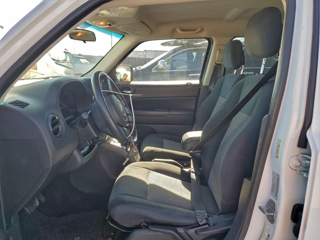 2015 JEEP PATRIOT LATITUDE photo 7