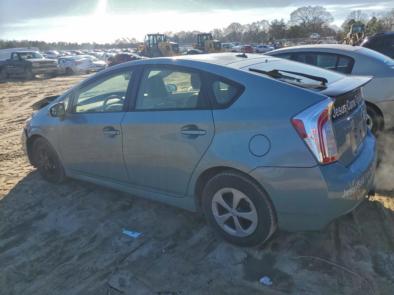 2013 TOYOTA PRIUS photo 2