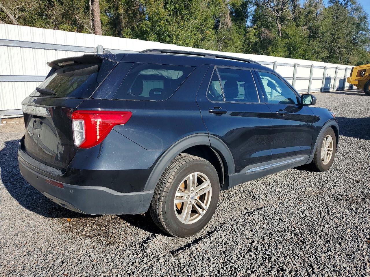 2023 FORD EXPLORER XLT photo 3