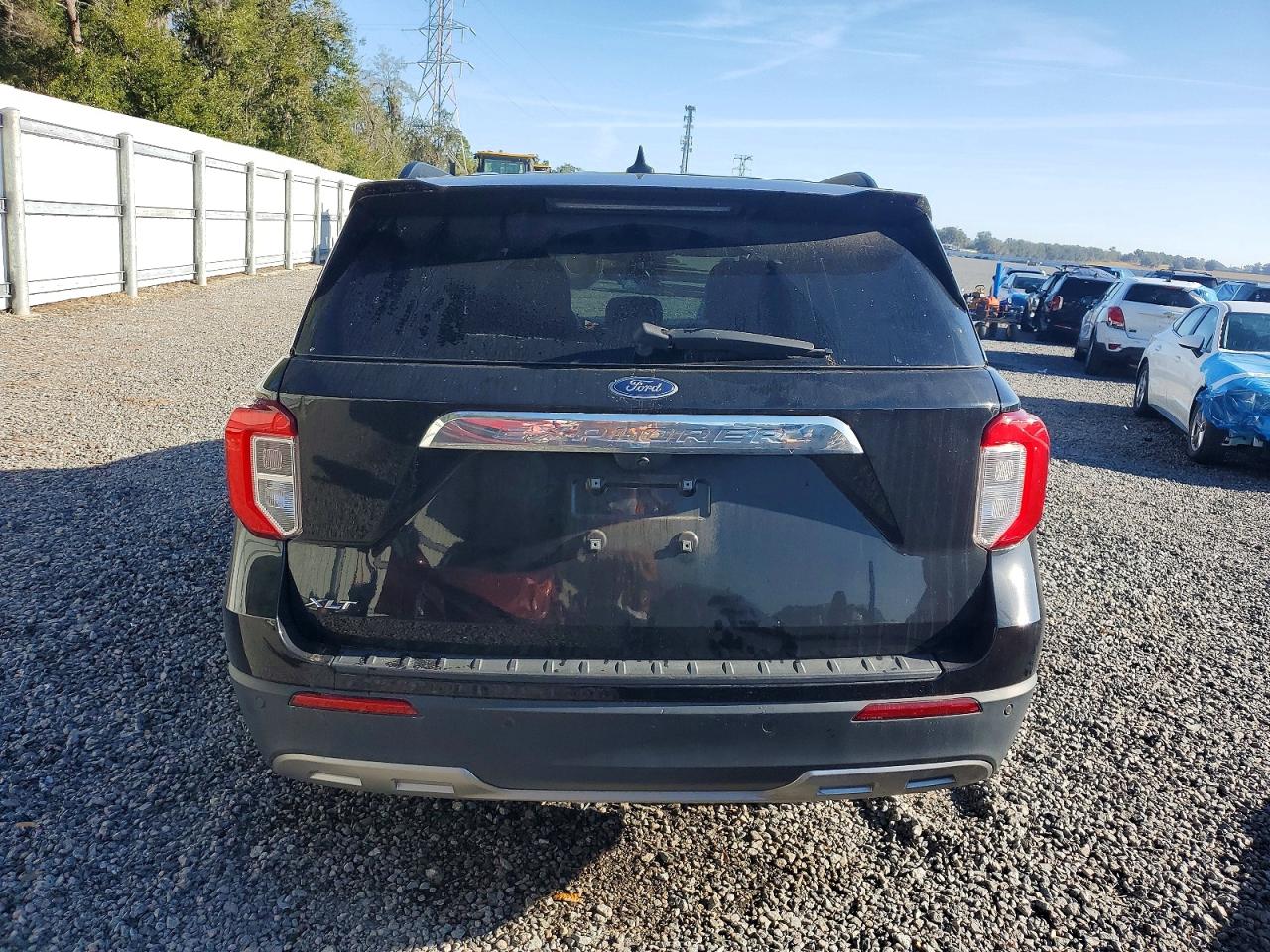 2023 FORD EXPLORER XLT photo 6