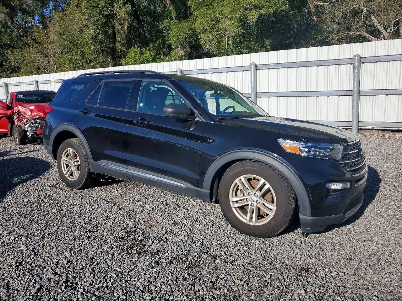 2023 FORD EXPLORER XLT photo 4